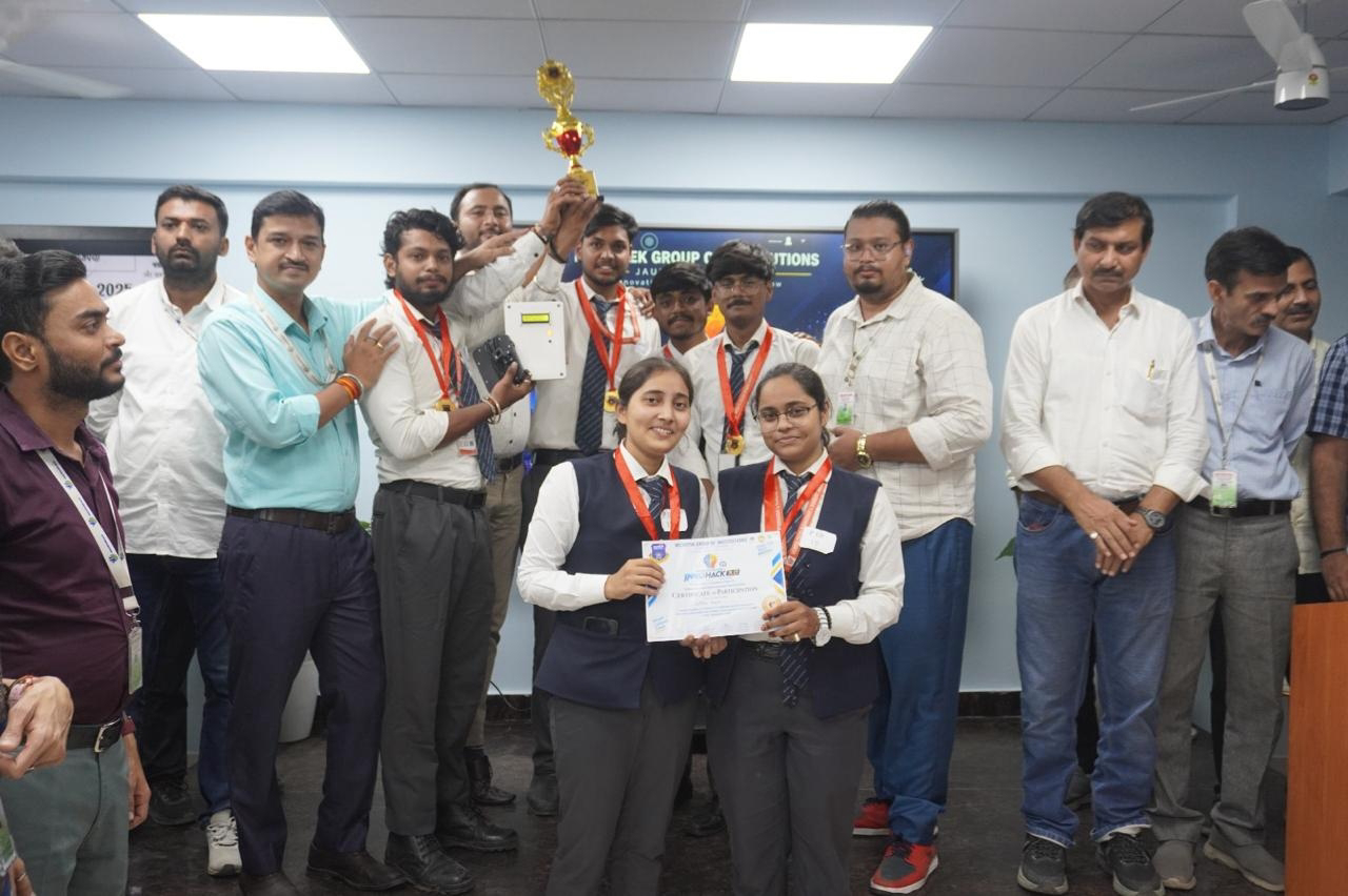 InnoHack 3.0 में Microtech College का जलवा, Arogya Warriors बनी सेकेंड रनर-अप